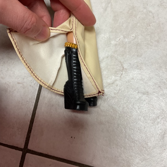 Barbie My Scene Doll - Picture 6 of 6